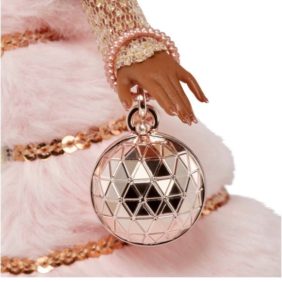 L.O.L. Surprise! O.M.G. 2021 Collector Edition NYE Queen Fashion Doll - Picture 4 of 7